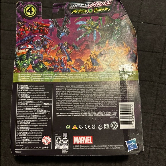 Marvel - Dr. DOOM- Mech Strike Monster Hunter Action Figure NIB - Picture 2 of 2